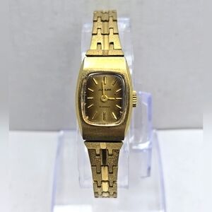 Womens Vintage Jubilee Gold Tone 17 Jewel Mechanical Handwind Manual Wind Watch